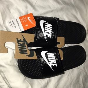 Nike Benassi Slides